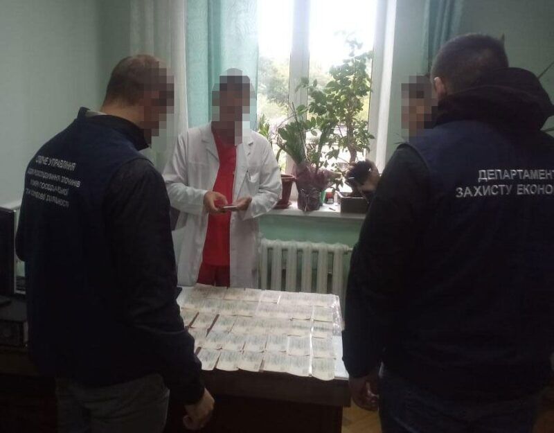 Как в Украине врачи зарабатывают на пациентах
