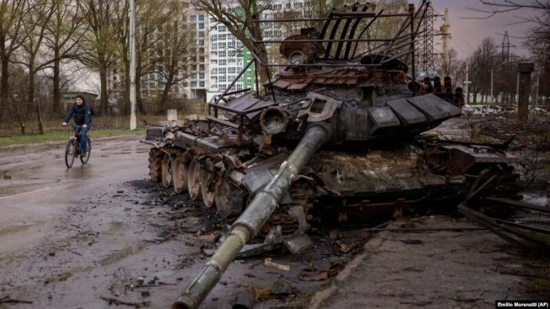 Що у рашистів з виробництвом танків і артилерії чи достатньо їх для ведення війни?