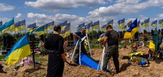 Як проходить розслідування російських воєнних злочинів, та чи схожі злочини російських військових на злочини нацистів