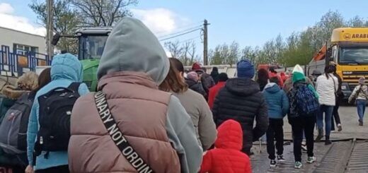 На гарячу лінію МОМ по допомогу лише цьогоріч звернулося 37 тисяч людей, серед яких більше половини – вимушені мігранти (ілюстраційна світлина)