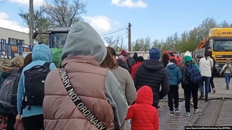 На гарячу лінію МОМ по допомогу лише цьогоріч звернулося 37 тисяч людей, серед яких більше половини – вимушені мігранти (ілюстраційна світлина)