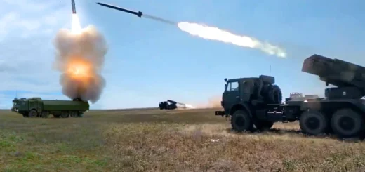 Учения российских военных на крымском полигоне Опук. Стрельбы зенитно-ракетных комплексов. Коллаж
