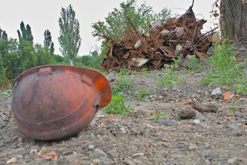 Чинні шахти - це вугілля. Закриті й затоплені - це підземні води, що заповнюють їхні пустоти й вимивають важкі метали й солі з гірничих порід. Так утворюється "шахтна вода".