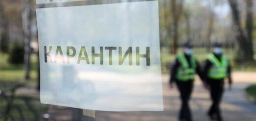 Як судді штрафують українців за появу у громадському місці без документів