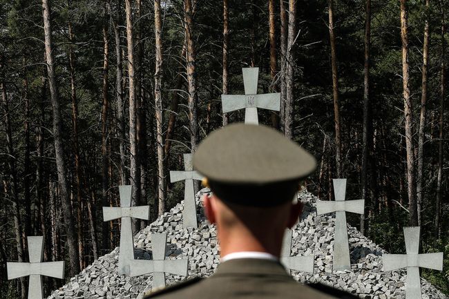 https://day.kyiv.ua/ru/article/den-ukrainy/krov-chelovecheskaya-lilas-rekami