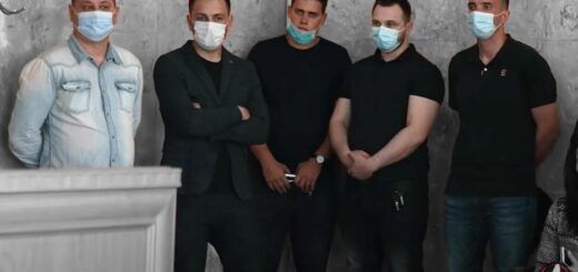 Зв'язували скотчем руки і ноги