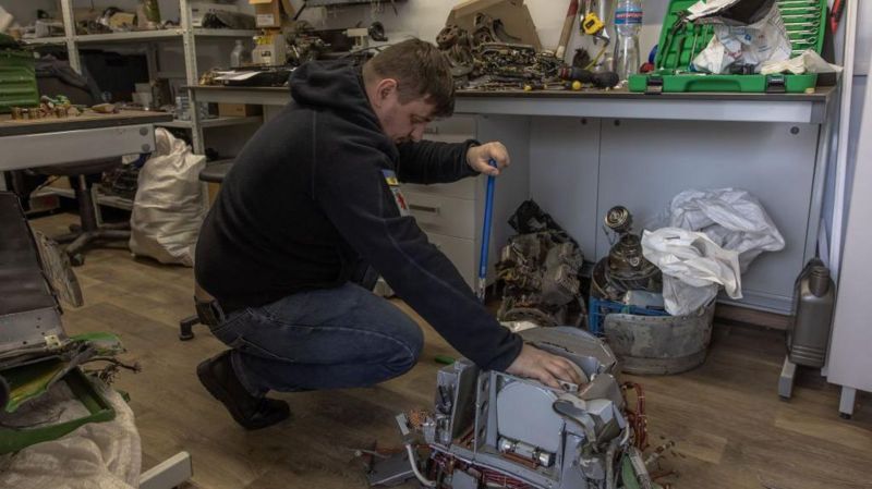 Звідки дефіцитні мікрочіпи в нових ракетах, якими Росія обстрілює Україну