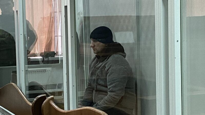 Денис Куликовський, колишній начальник катівні "Ізоляція" в тимчасово окупованому Донецьку у залі суду 3 січня 2024 року. . Фото: Дарина Коломієць / Суспільне