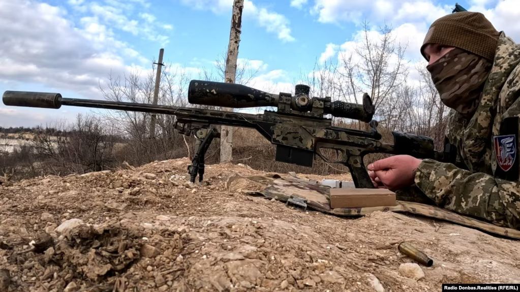 Олександр відточує снайперські навички після бойового поранення