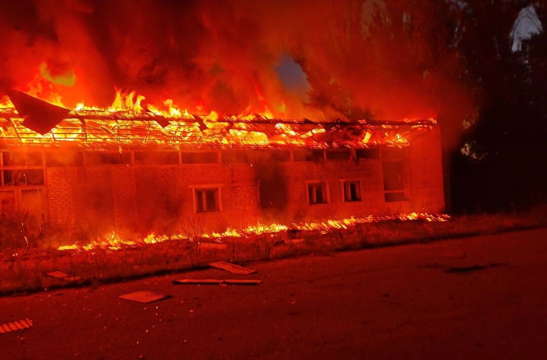 Залізничний вокзал станції Часів Яр, обстріляний рашистами вранці 9 липня 2022 року