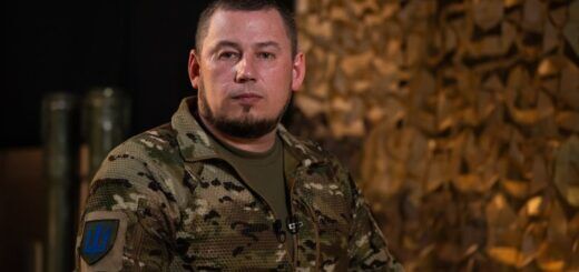 Командир 93-ї окремої механізованої бригади "Холодний Яр" Павло Паліса під час інтервʼю Суспільному, Донеччина, 18 квітня 2024 року. Суспільне Новини/Олександр Брамський