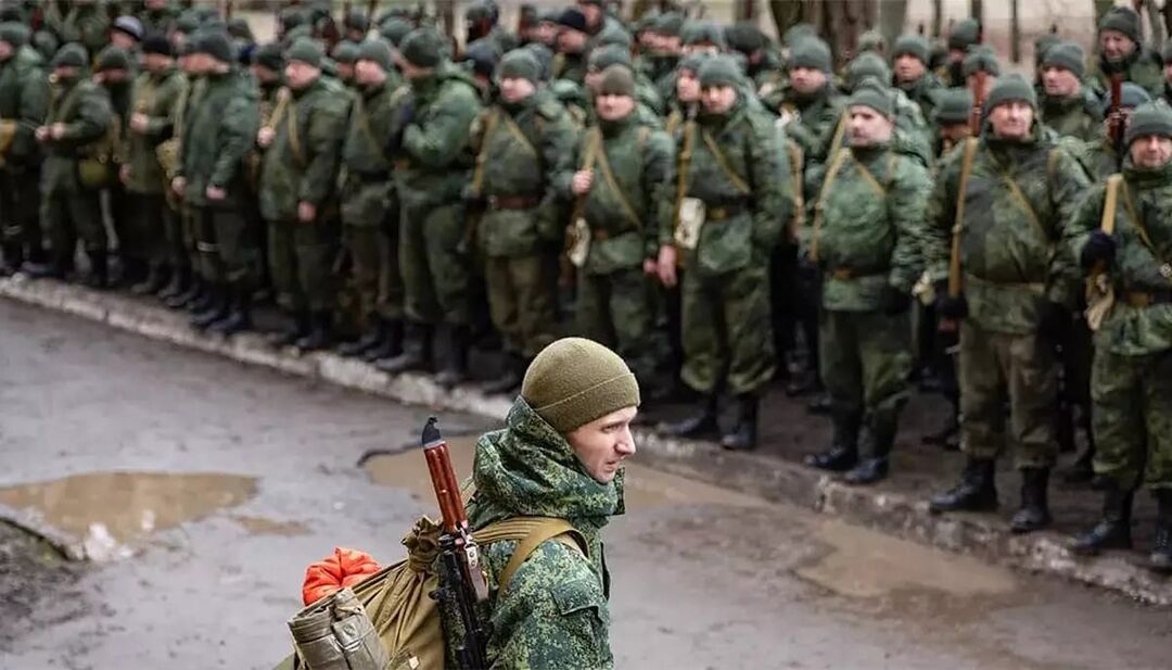 Пастка, яка зачиняється: що зараз загрожує українським чоловікам на окупованих територіях