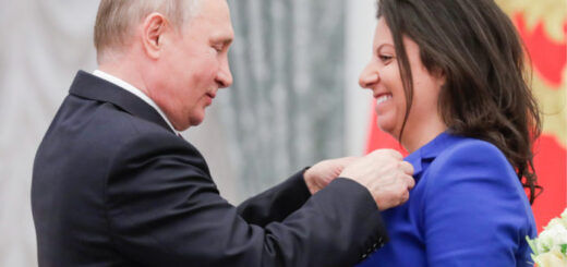 У розпалюванні ненависті звинувачуються Володимир Соловйов, Маргарита Симоньян, Дмитро Кисельов, Дмитро Медведєв, Сергій Мардан та Олексій Громов