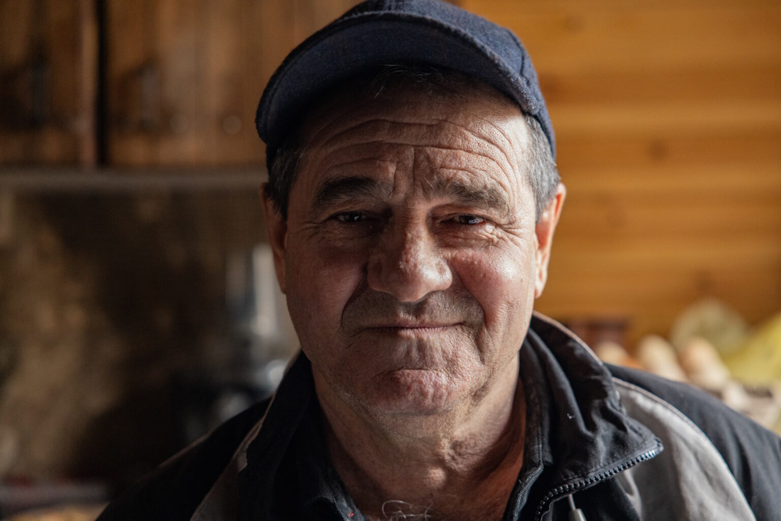 “Що, суки, нажралися української землі?!” Історія сільського тракториста з Київщини якого захопили в заручники російські окупанти