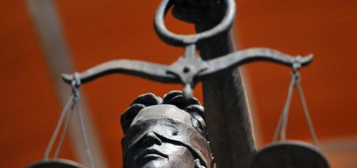 Дива правосуддя. Зрада, колабораційні та інші злочини: чому двірники отримують вироки суворіші, ніж професійні шпигуни