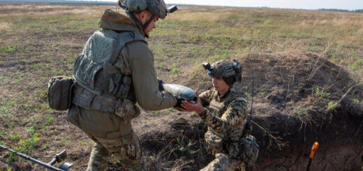 Три "золотих правила" мінної безпеки від експерта: "Не підходь, не чіпай, телефонуй 101"