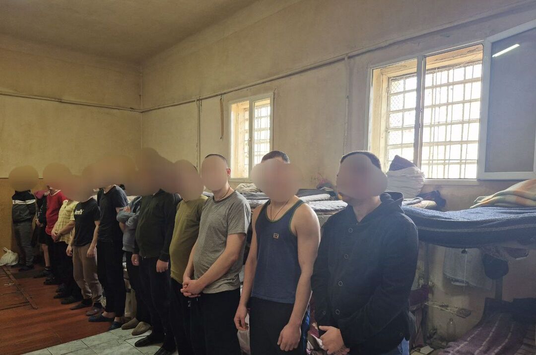 Моніторинговий візит до Чернівецького слідчого ізолятора: встановлено численні порушення прав людини