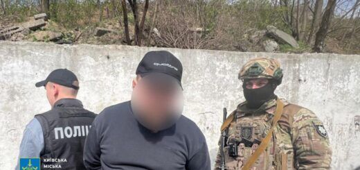 У Києві затримали організатора схеми який просив 50 тис доларів США за виїзд за кордон після зняття з військового обліку