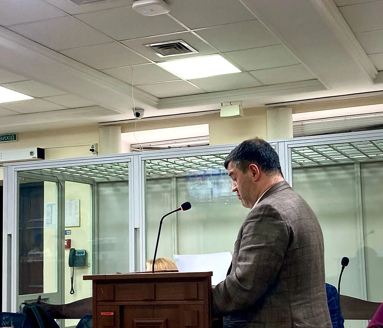 Як Насіров намагався втекти від правосуддя через мобілізацію. Репортаж з зали суду