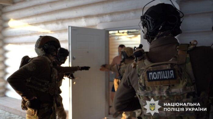 Нацполіція викрила міжнародну шахрайську мережу псевдоінвесторів які ошукали іноземців на мільйони