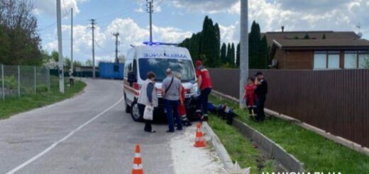 В селі Слобідка Обухівського району загинув 19-річний мотоцикліст врізавшись в електроопору