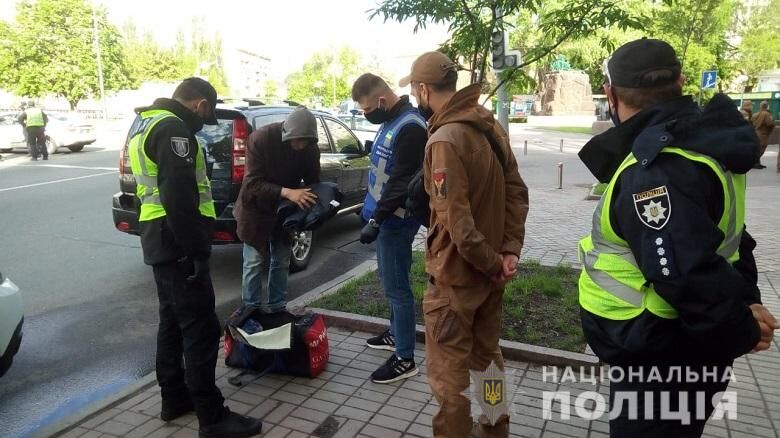 Як громадянам взаємодіяти з поліцією під час війни та які права вона має
