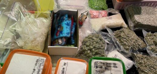 Боротьба з наркомафією в Україні: наркоділки відкрили навіть свою службу таксі