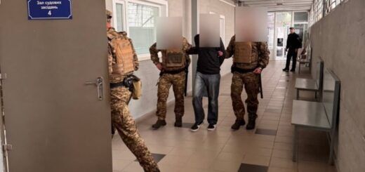 Як судили поштаря з Миколаєва який жінкамза відмову спілкуватися погрожував навести на них ракети рашистів