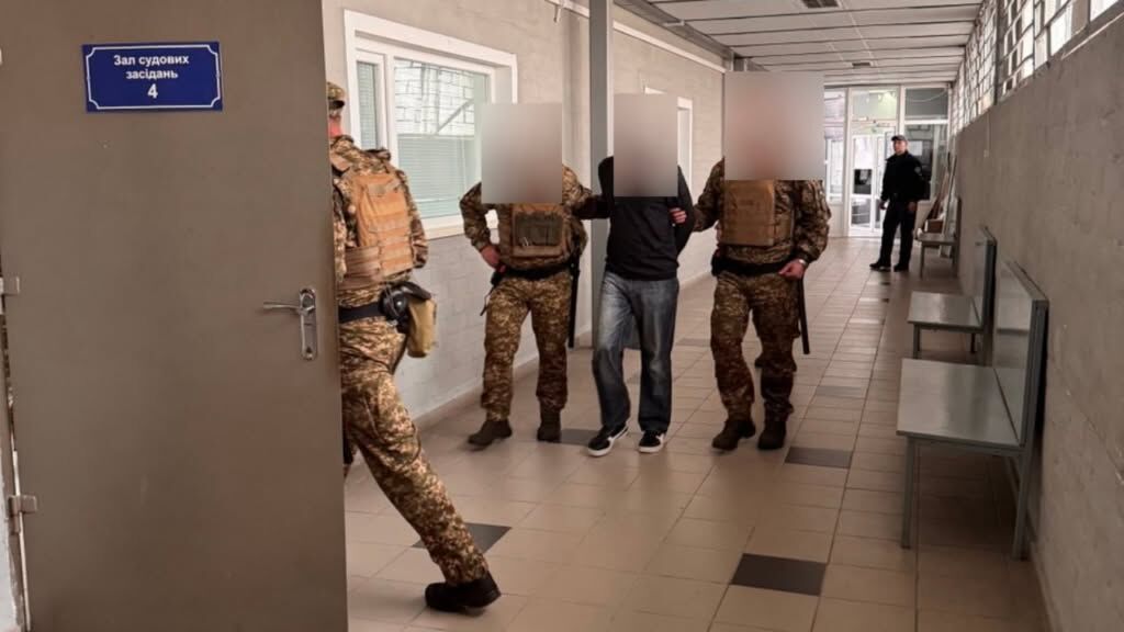 Як судили поштаря з Миколаєва який жінкамза відмову спілкуватися погрожував навести на них ракети рашистів