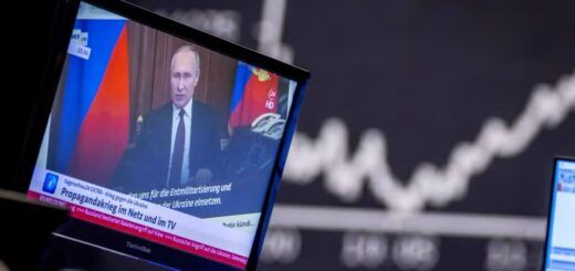 Чому досі залишаються «заслуженими журналістами України» медійники, які співпрацюють із російськими загарбниками