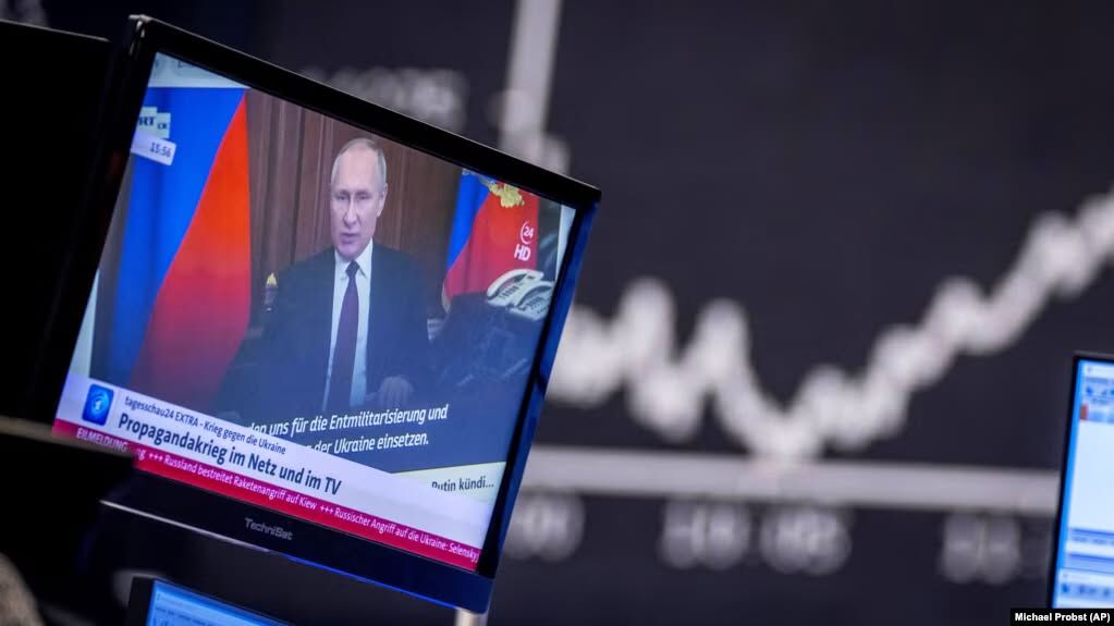 Чому досі залишаються «заслуженими журналістами України» медійники, які співпрацюють із російськими загарбниками