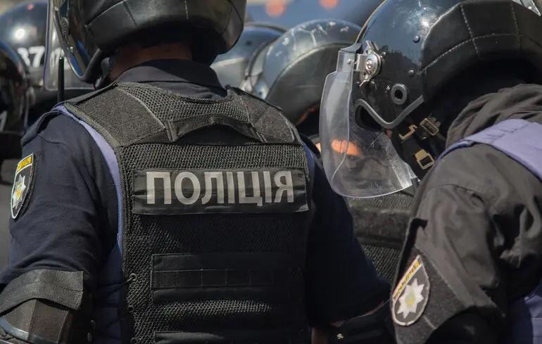 Чому українська система правопорядку існує у двох паралельних вимірах
