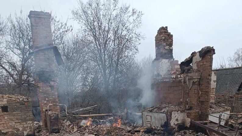 Спалений будинок у Грем'ячі після російського обстрілу. Facebook/Новгород-Сіверська міська територіальна громада