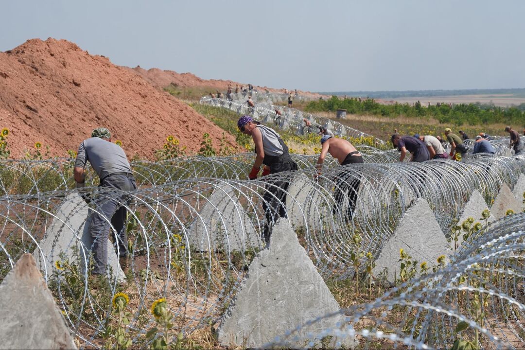 Будівництво оборонної лінії на Донеччині. Фото – Вікторія Кравчук.