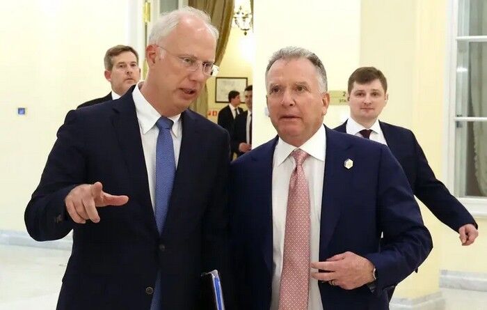 Кіріл Дмітрієв та Стів Віткофф / © EPA/ VYACHESLAV PROKOFYEV/SPUTNIK/KREMLIN / POOL