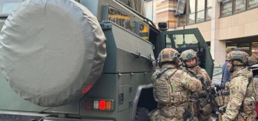 Супермаркет, де поліція ліквідувала чоловіка, який відкрив стрілянину на вулиці в Києві, 18 квітня 2026 року