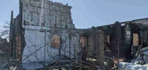 Зруйнований будинок у селі Блиставиця на Київщині. Фото: Бучанські новини
