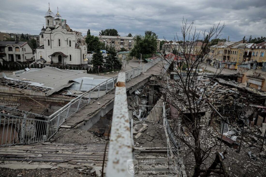 Наслідки російських обстрілів у Костянтинівці / фото 24 ОМБр імені короля Данила