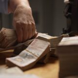 Розслідування європейських суспільних мовників показало, як злочинні мережі використовують hawala для переміщення та відмивання великих сум грошей. DR