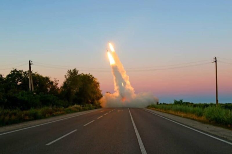 Як далекобійні РСЗО "HIMARS" руйнують тили ворога.
