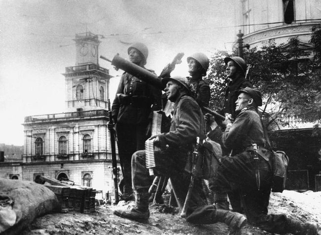 ВОЙСКА ПОЛЬСКОЙ ПРОТИВОВОЗДУШНОЙ ОБОРОНЫ ВАРШАВЫ В 1939 году / ФОТО С САЙТА WIKIPEDIA.ORG