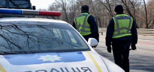 Каждому полицейскому — по тысяче долларов
