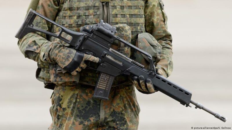 Солдат бундесвера с автоматом G36
