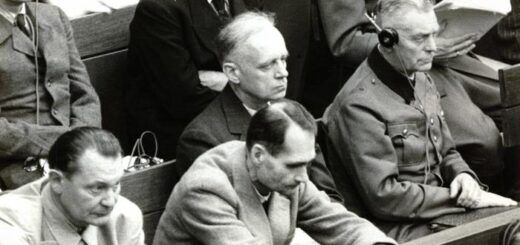 Нюрнбергский процесс. Слева направо: Герман Геринг, Рудольф Гесс, Иоахим фон Риббентроп, Вильгельм Кейтель
