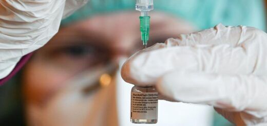 Вакцина від коронавірусу компаній BioNTech та Pfizer