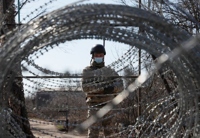 На два фронта: воины и врачи. Какая ситуация на востоке Украины?