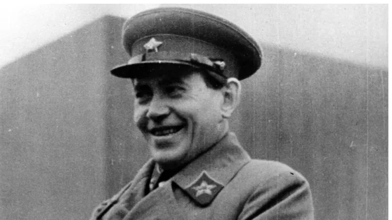 Сталинский питомец Ежов: характер, привычки и личная жизнь палача