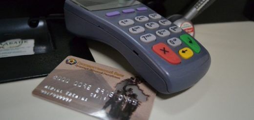 Как работает схема обналичивания денег в «ЛНР» где задействованы тысячи людей, карты украинских банков и посредники из России