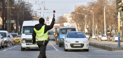 Беспричинная остановка автомобиля работниками полиции: как действовать водителю