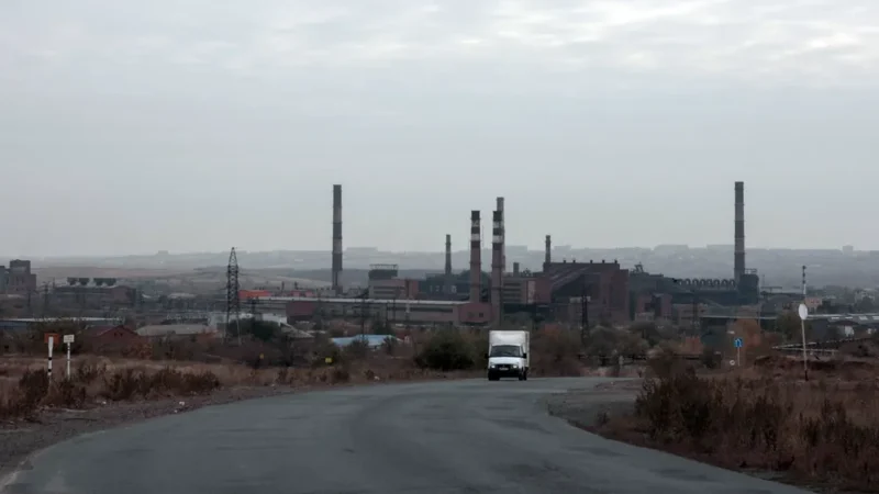 Город Орск. Вид на промзону. Фото: Михаил Кузнецов / для «Новой».
